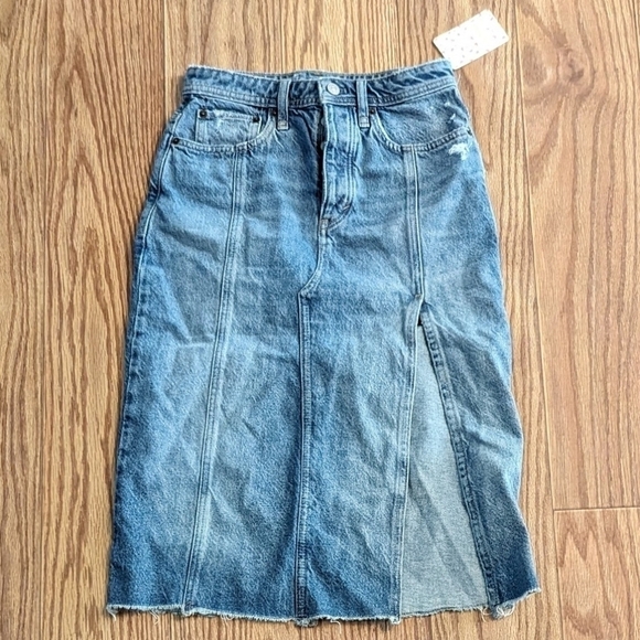 Free People Denim Midi Skirt High Slit Raw Hem 100% Cotton Women's Size 24" NEW - Picture 1 of 6